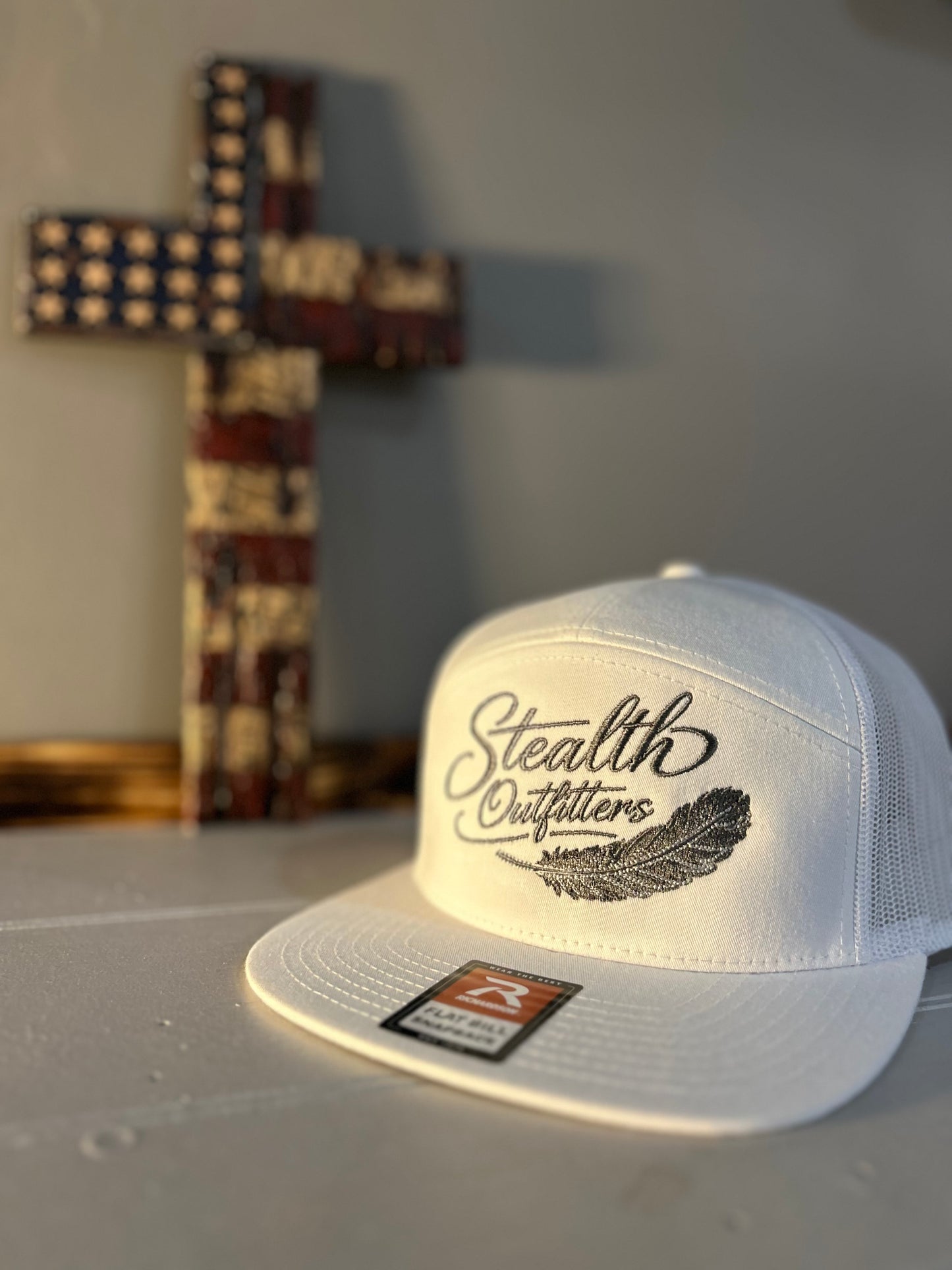 S.O White/white R168 Grey S.O Feather logo,